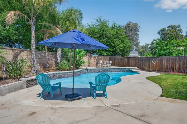 $700,000 | 1994 North Cherry Lane, Clovis, CA 93619