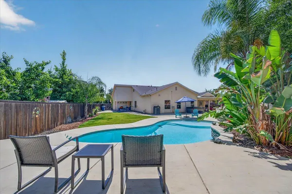 $700,000 | 1994 North Cherry Lane, Clovis, CA 93619