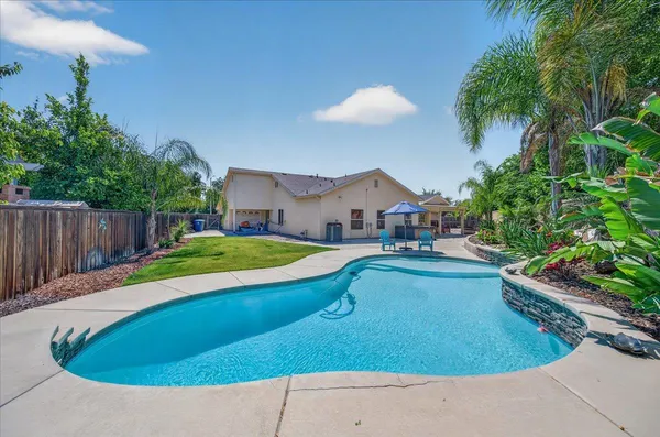 $700,000 | 1994 North Cherry Lane, Clovis, CA 93619