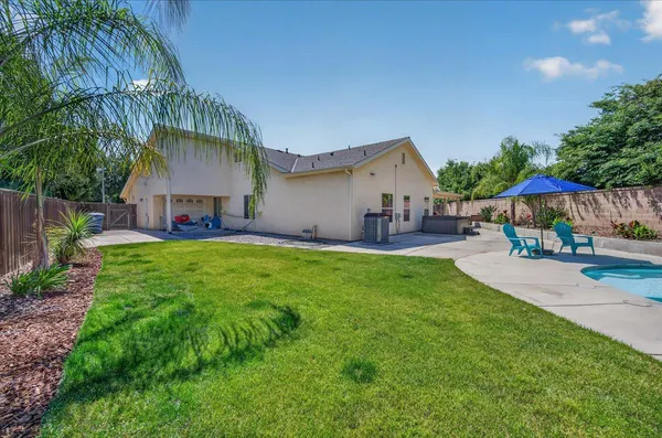$700,000 | 1994 North Cherry Lane, Clovis, CA 93619