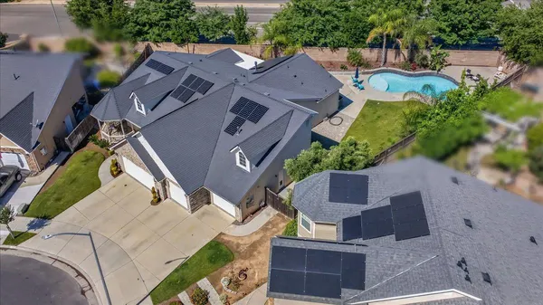 $700,000 | 1994 North Cherry Lane, Clovis, CA 93619
