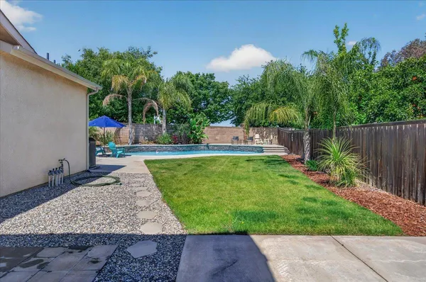 $700,000 | 1994 North Cherry Lane, Clovis, CA 93619
