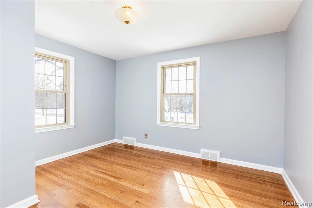 1442 Devonshire Road Grosse Pointe Park, MI 48230 - Photo 19 of 48