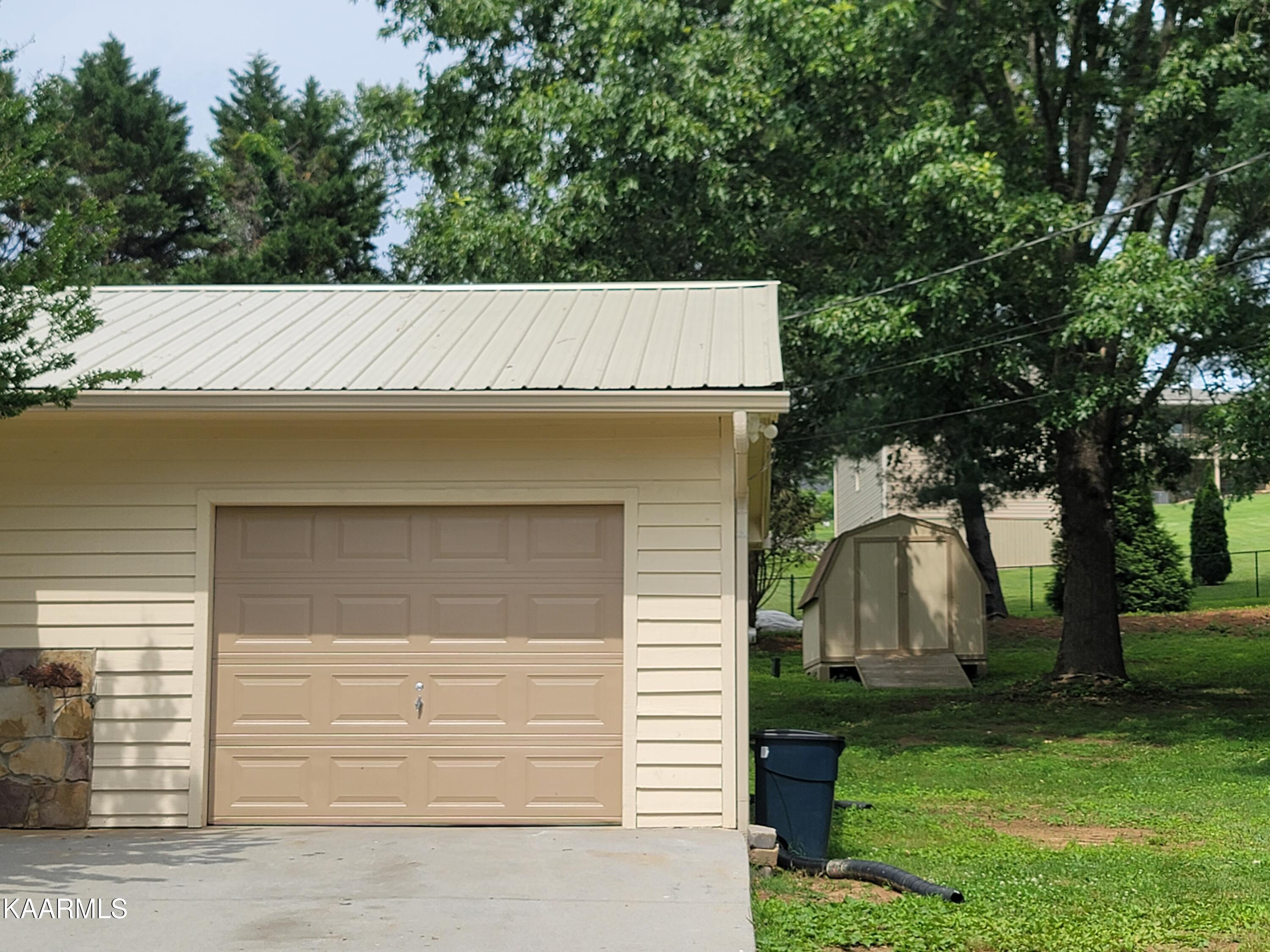 2218 Red Bank Circle Sevierville, TN 37876 - Photo 30 of 30 20230523_154914