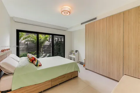 $2,575,000 | 905 Fairway Drive, Miami Beach, FL 33141
