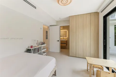 $2,575,000 | 905 Fairway Drive, Miami Beach, FL 33141