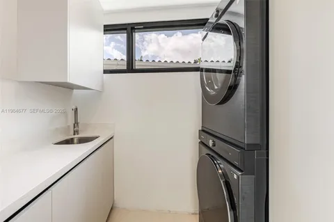 $2,575,000 | 905 Fairway Drive, Miami Beach, FL 33141