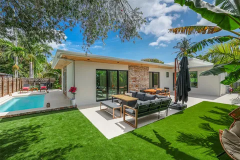 $2,575,000 | 905 Fairway Drive, Miami Beach, FL 33141