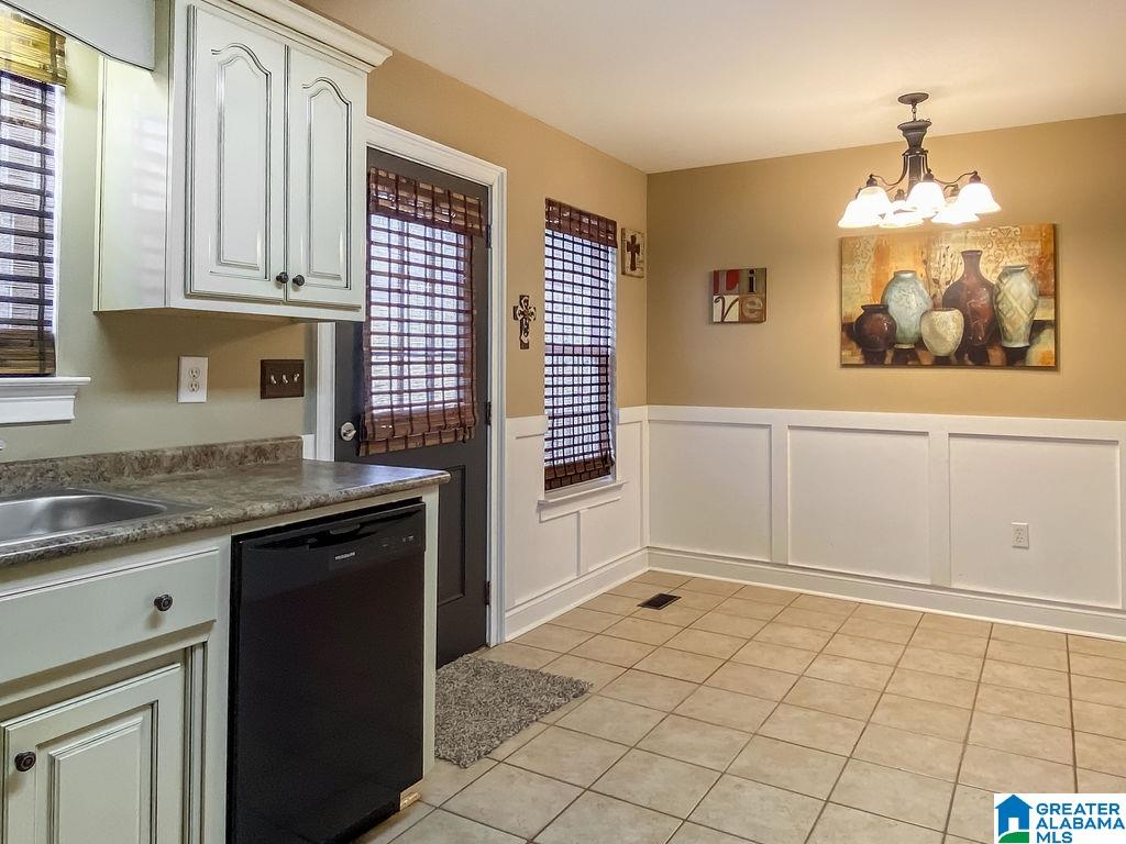 452 Indian Hills Road Hayden, AL 35079 - Photo 7 of 21