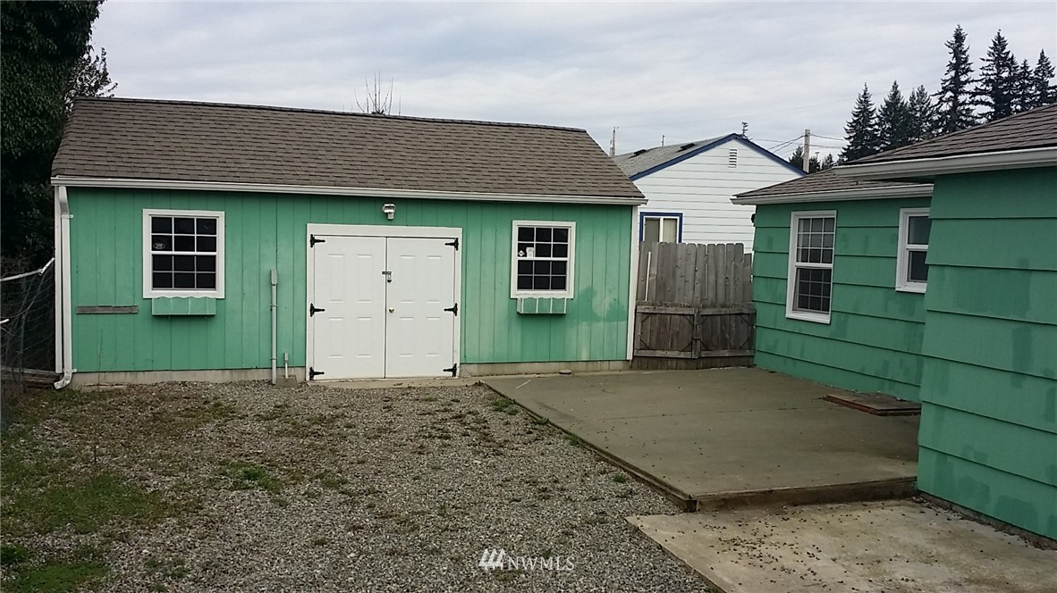 3229 Robin Avenue Bremerton, WA 98310 - Photo 5 of 14 Gallery Image 5