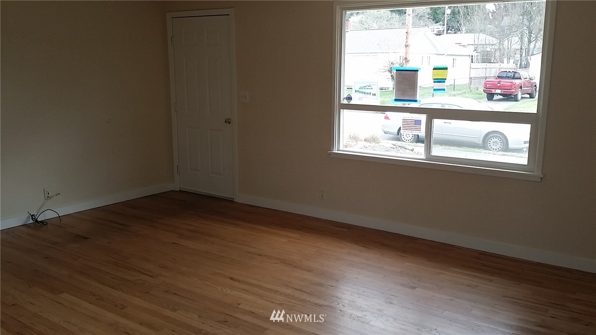 3229 Robin Avenue Bremerton, WA 98310 - Photo 7 of 14 Gallery Image 7