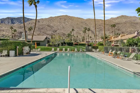 $490,000 | 215 Calle Bravo, Palm Springs, CA 92264