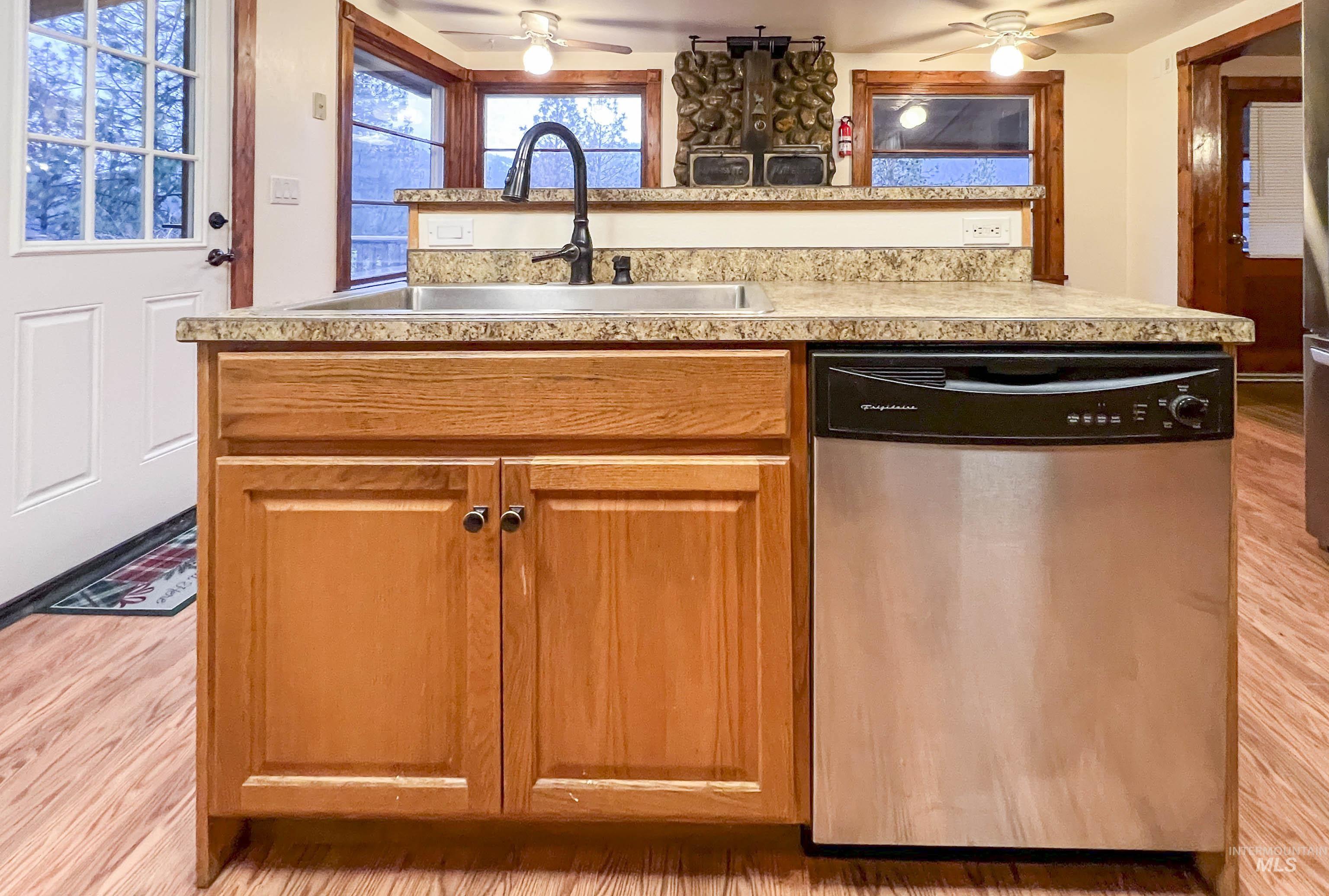 719 Viewpoint Road Lenore, ID 83541 - Photo 12 of 45