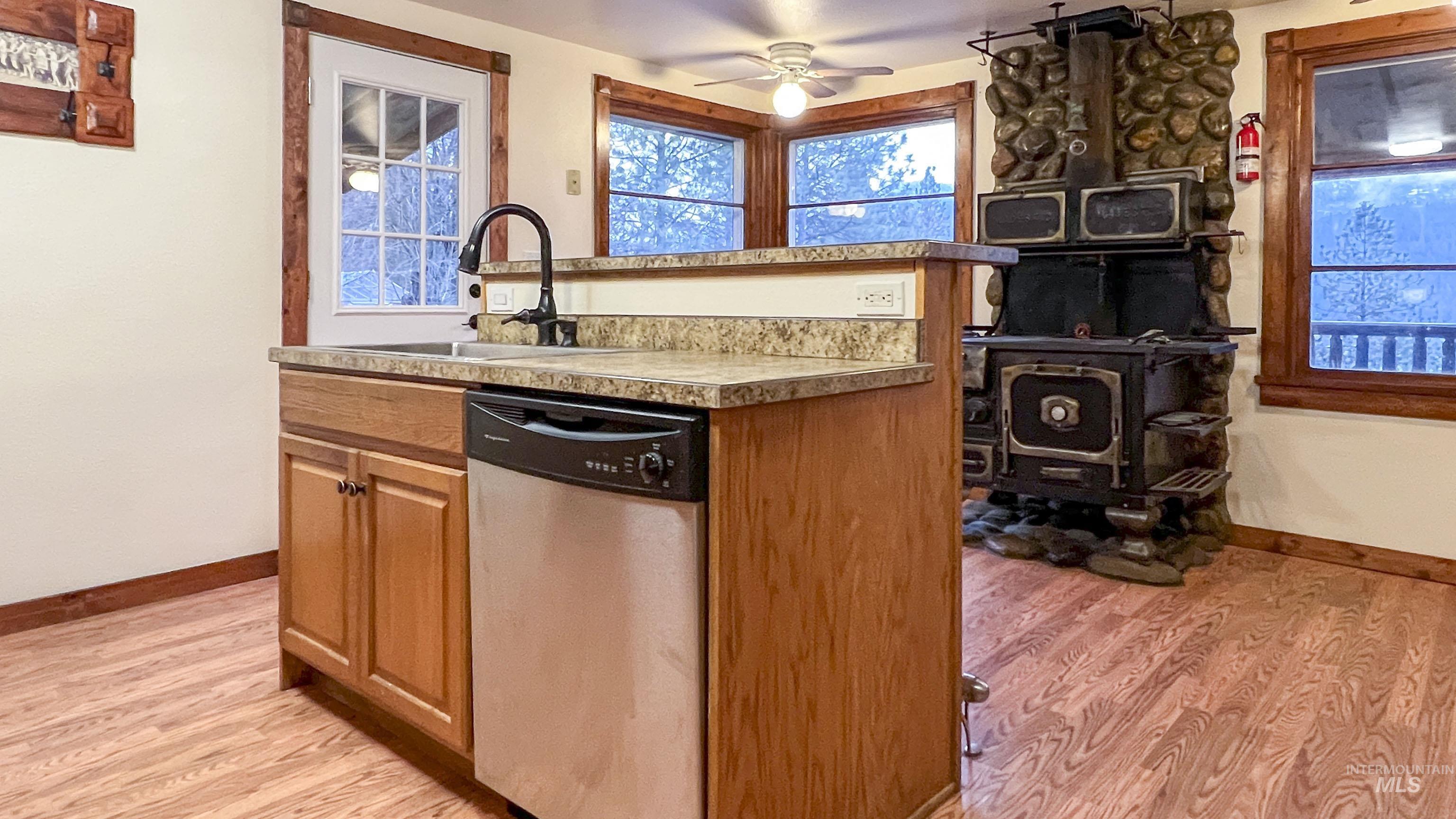 719 Viewpoint Road Lenore, ID 83541 - Photo 13 of 45