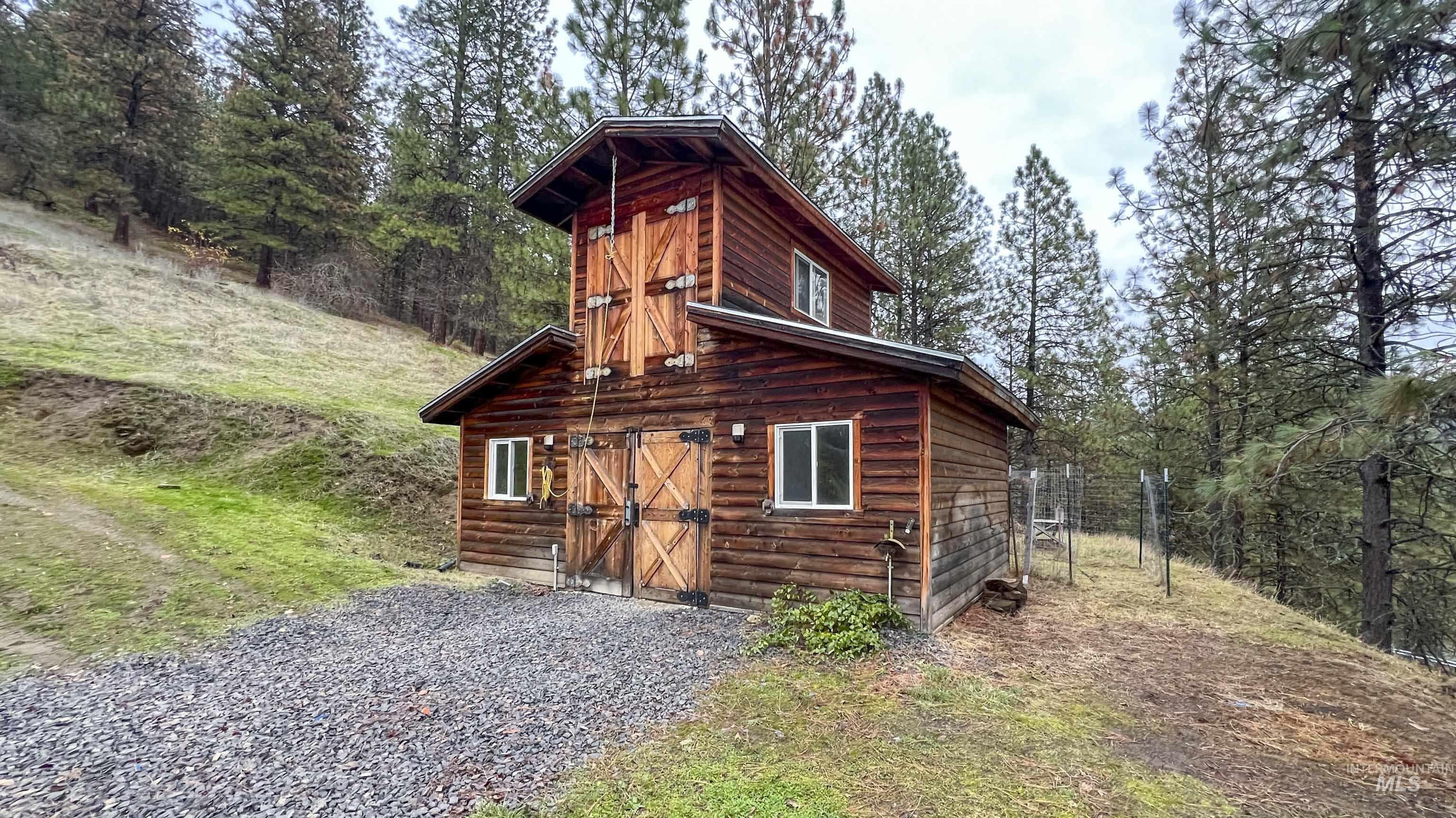 719 Viewpoint Road Lenore, ID 83541 - Photo 17 of 45