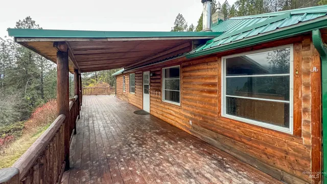 $415,000 | 719 Viewpoint Road, Lenore, ID 83541