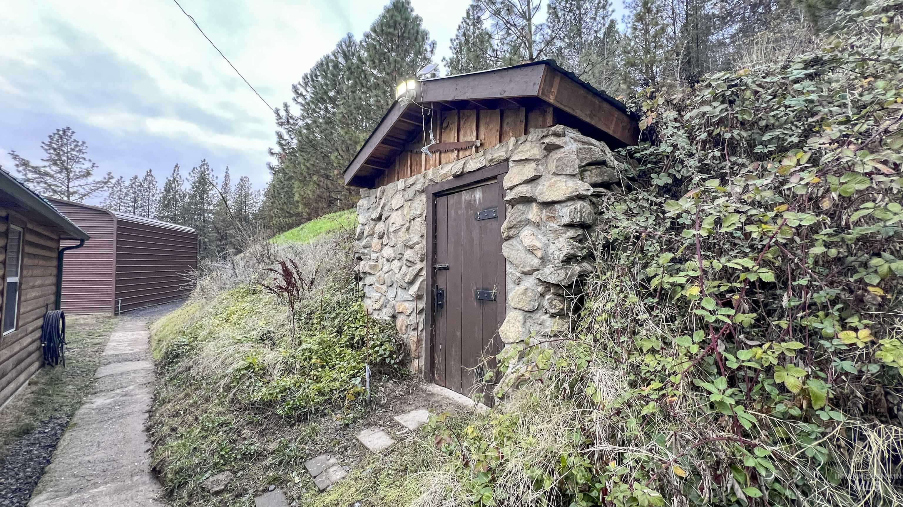 719 Viewpoint Road Lenore, ID 83541 - Photo 21 of 45