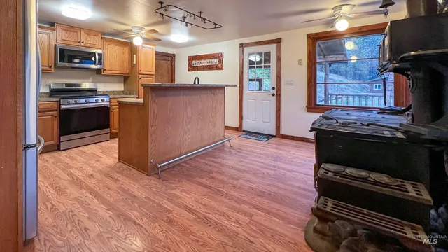 $415,000 | 719 Viewpoint Road, Lenore, ID 83541