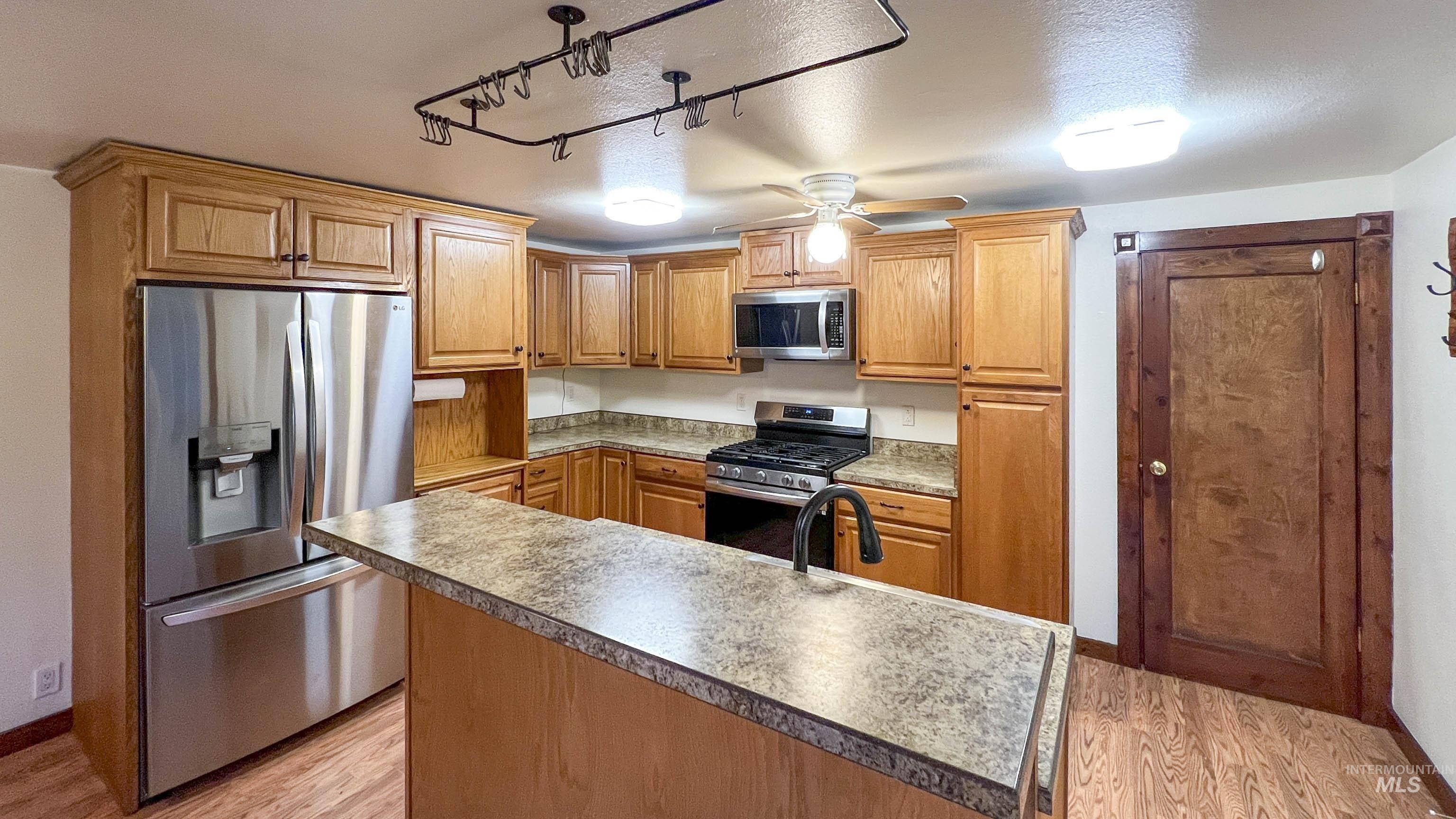 719 Viewpoint Road Lenore, ID 83541 - Photo 9 of 45