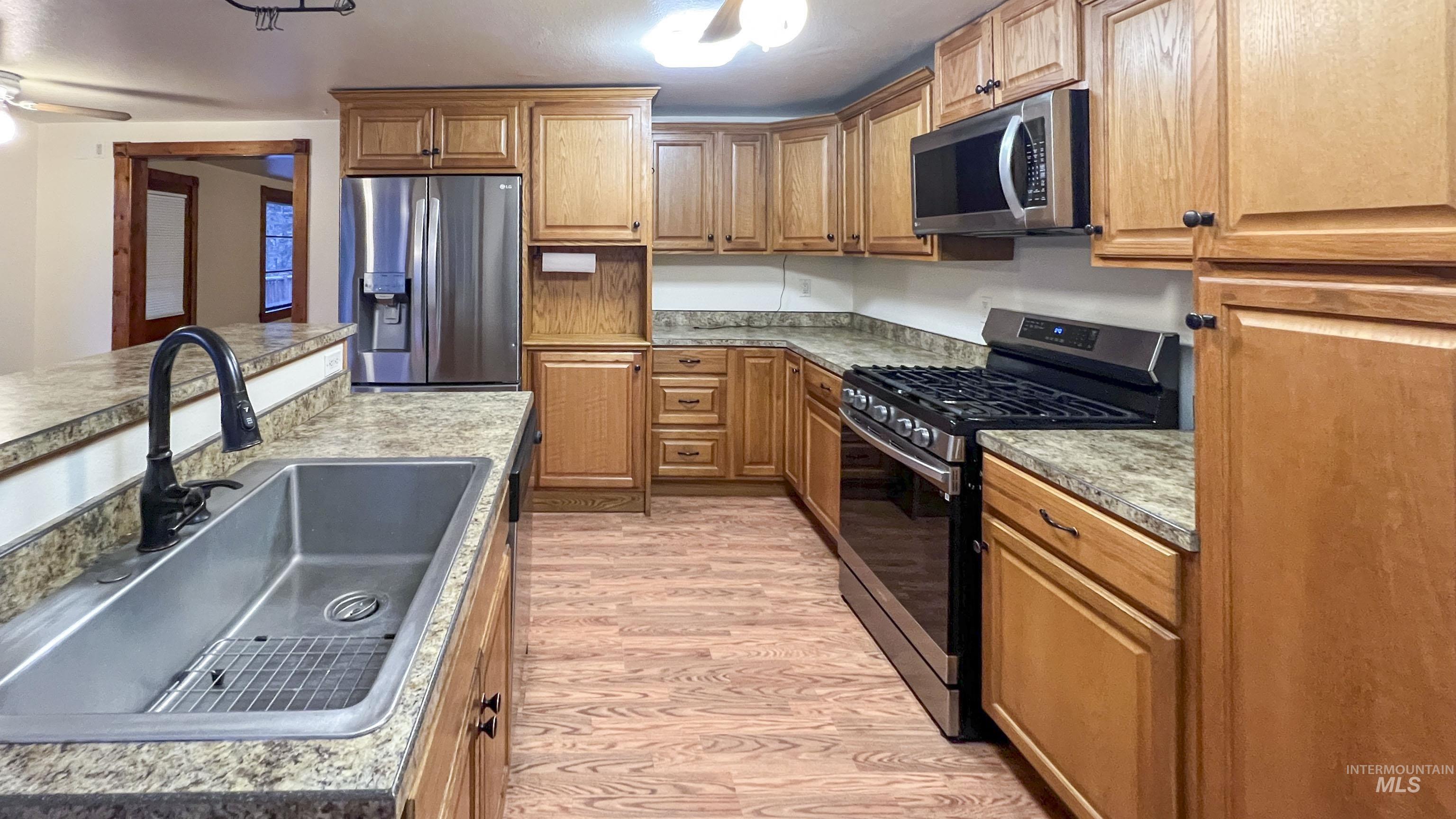 719 Viewpoint Road Lenore, ID 83541 - Photo 10 of 45