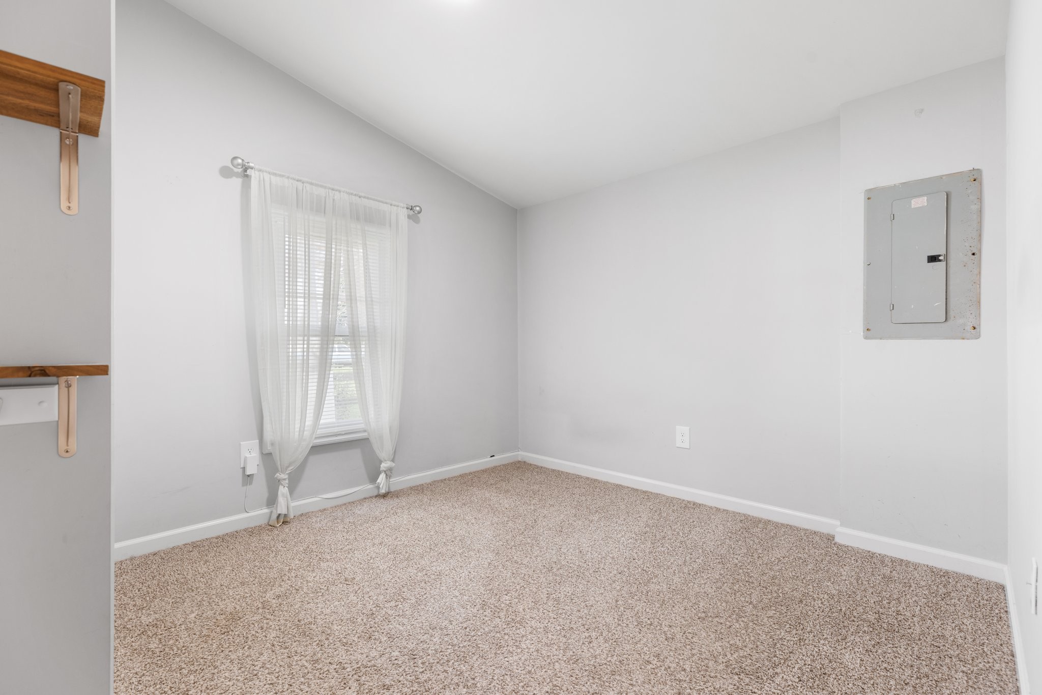 404 Broadview Street Chapel Hill, TN 37034 - Photo 11 of 21 an empty room with sliding door