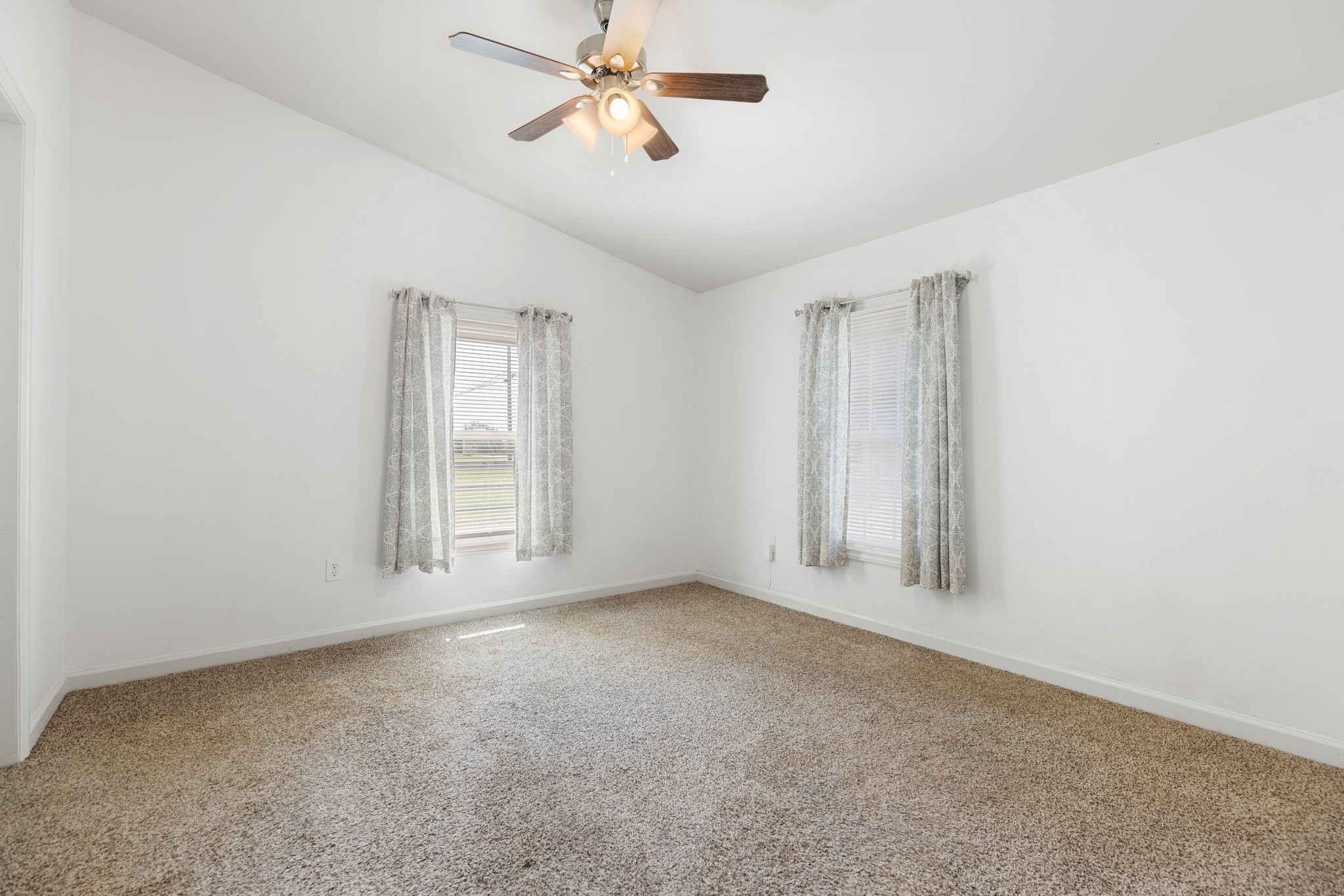 404 Broadview Street Chapel Hill, TN 37034 - Photo 16 of 21 a view of empty room with windows