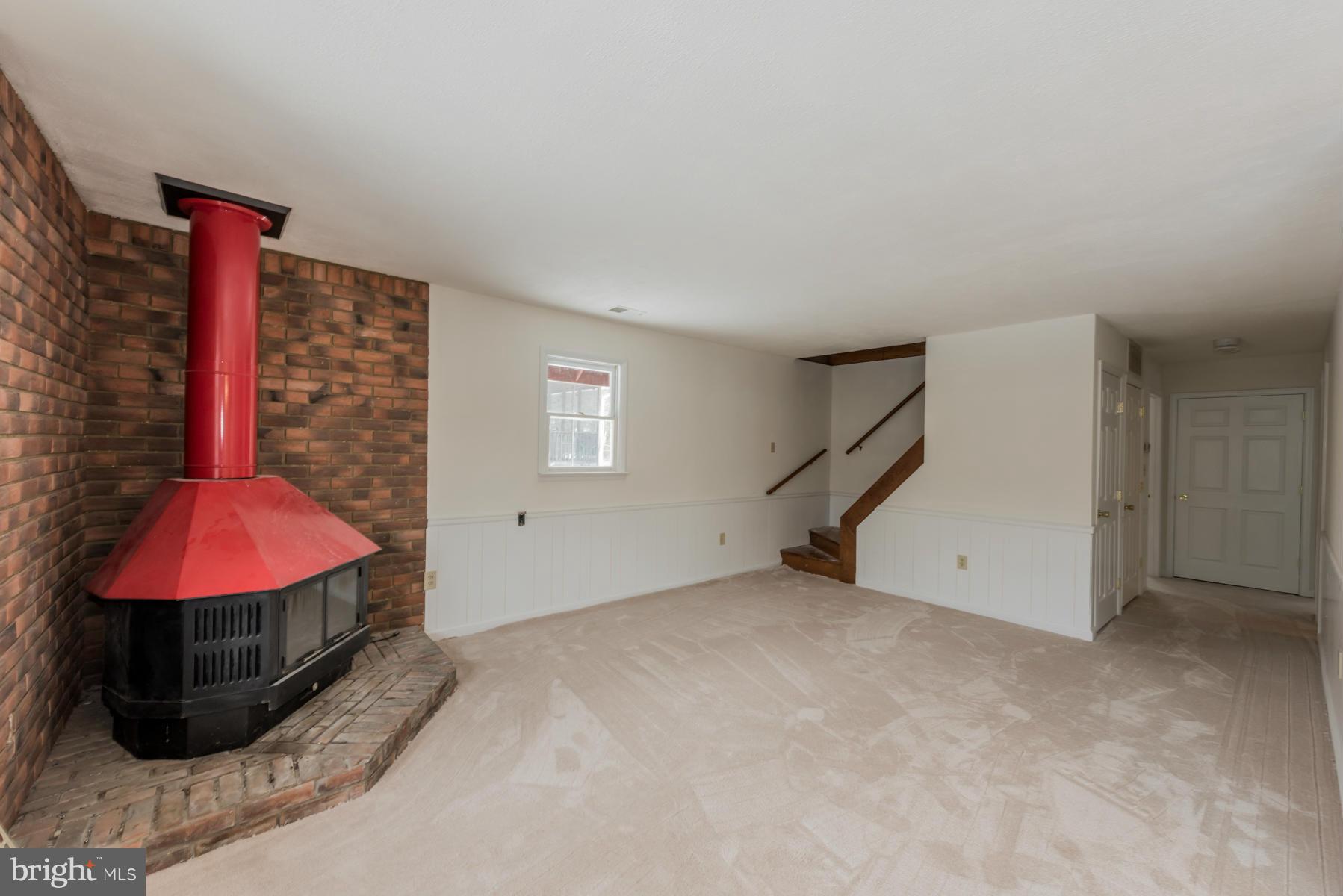 12428 Hisperia Road Lusby, MD 20657 - Photo 4 of 24 Living Room