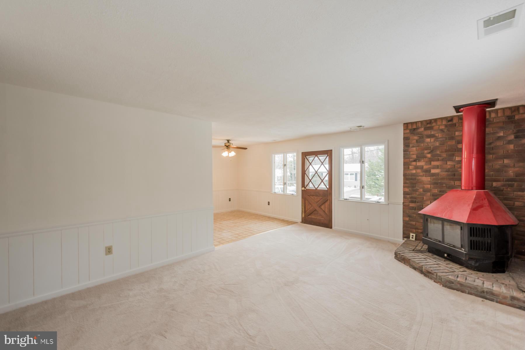 12428 Hisperia Road Lusby, MD 20657 - Photo 5 of 24 Living Room