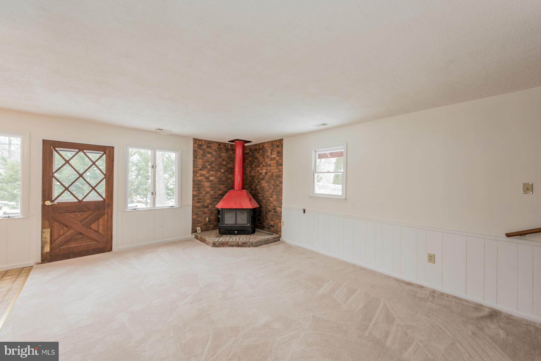 12428 Hisperia Road Lusby, MD 20657 - Photo 6 of 24 Living Room