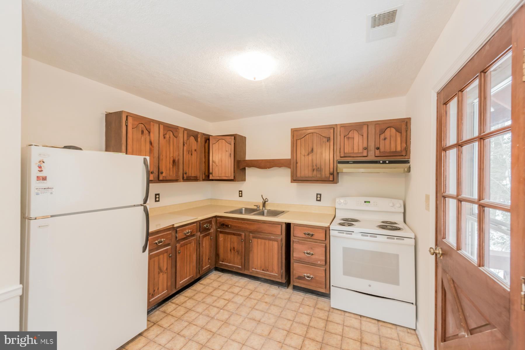 12428 Hisperia Road Lusby, MD 20657 - Photo 10 of 24 Kitchen