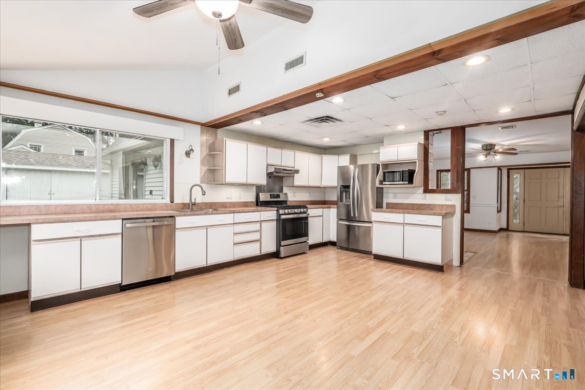 6 Caye Road Danbury, CT 06811 - Photo 10 of 32