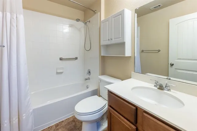 $324,900 | 216 Chimney Rock Drive, Waxahachie, TX 75167