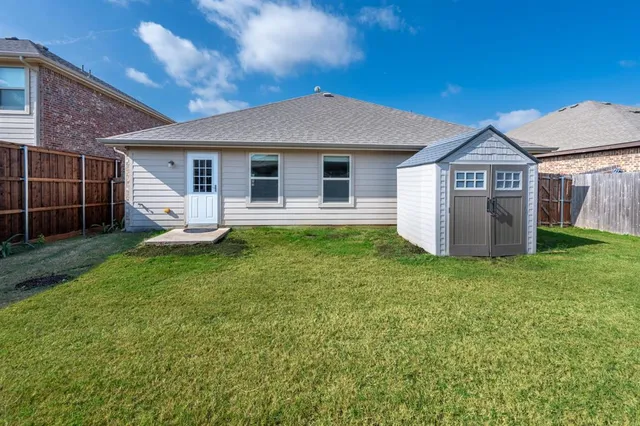 $324,900 | 216 Chimney Rock Drive, Waxahachie, TX 75167