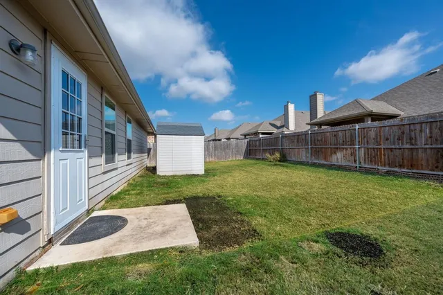 $324,900 | 216 Chimney Rock Drive, Waxahachie, TX 75167