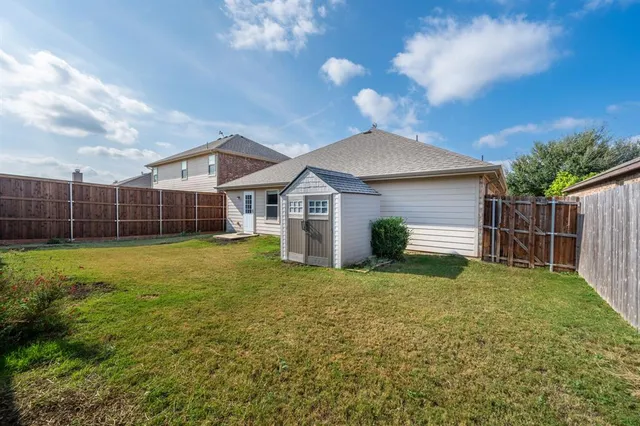 $324,900 | 216 Chimney Rock Drive, Waxahachie, TX 75167