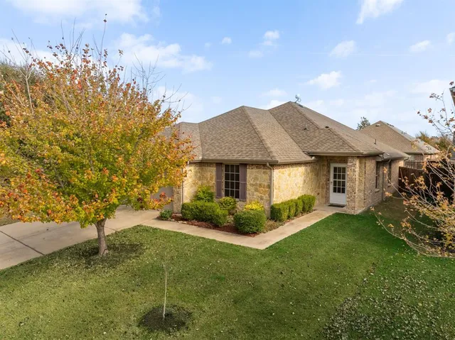 $324,900 | 216 Chimney Rock Drive, Waxahachie, TX 75167