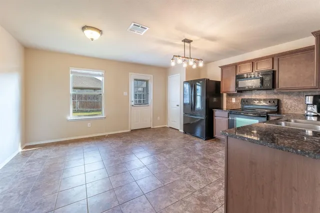 $324,900 | 216 Chimney Rock Drive, Waxahachie, TX 75167