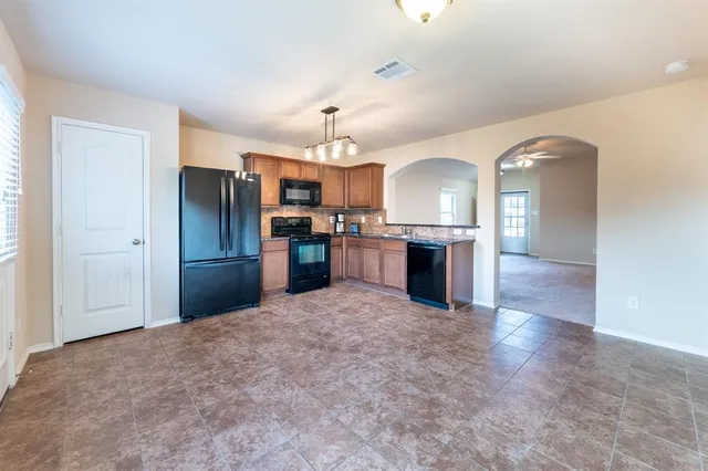 $324,900 | 216 Chimney Rock Drive, Waxahachie, TX 75167