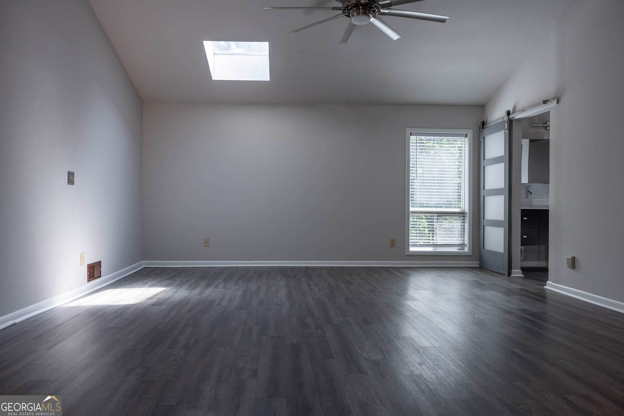 4053 Spalding Hollow Northwest Peachtree Corners, GA 30092 - Photo 18 of 54 Master suite