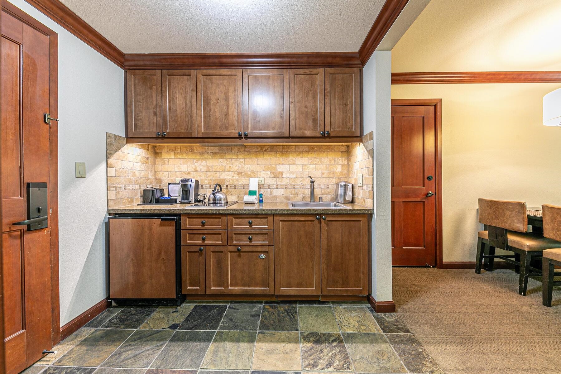 400 Resort Road, Unit 709 711 Olympic Valley, CA 96146 - Photo 5 of 26 Gallery Image 5