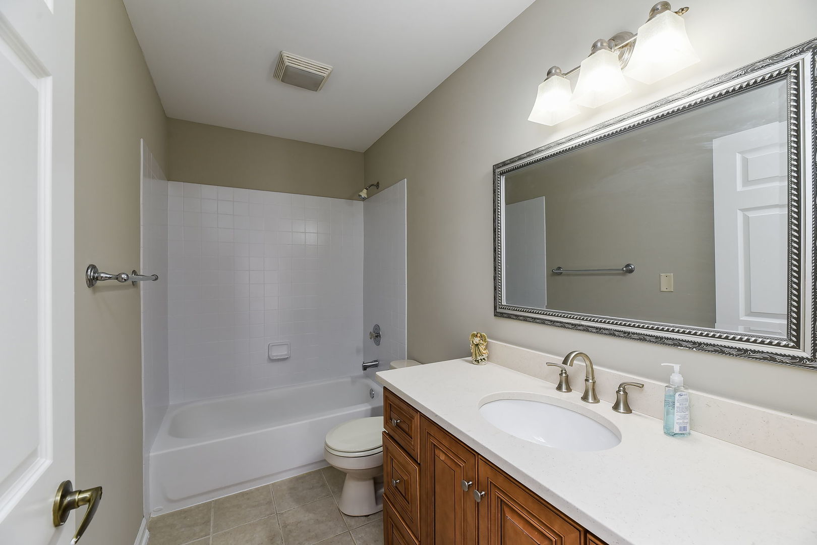 101 Cedarbrook Road Naperville, IL 60565 - Photo 9 of 13 Gallery Image 9