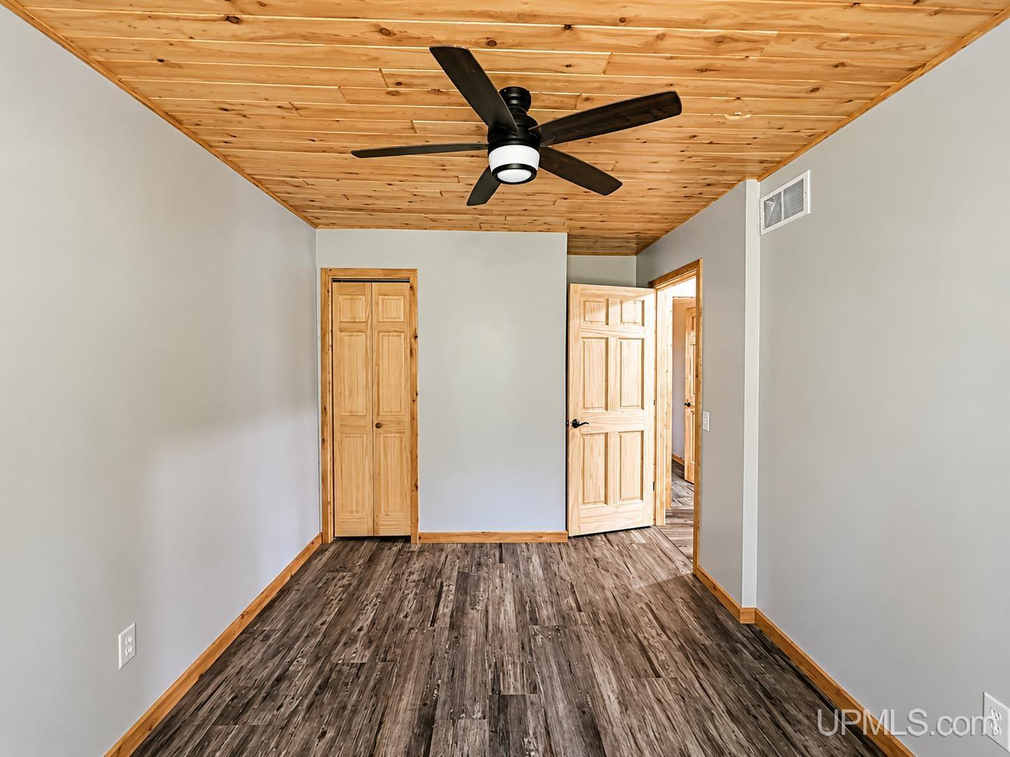 5738 North Simmons Road Hessel, MI 49745 - Photo 15 of 28