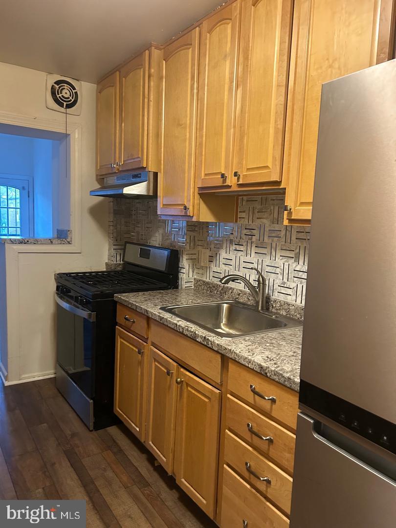 118 Urell Place Northeast Washington, DC 20011 - Photo 6 of 25