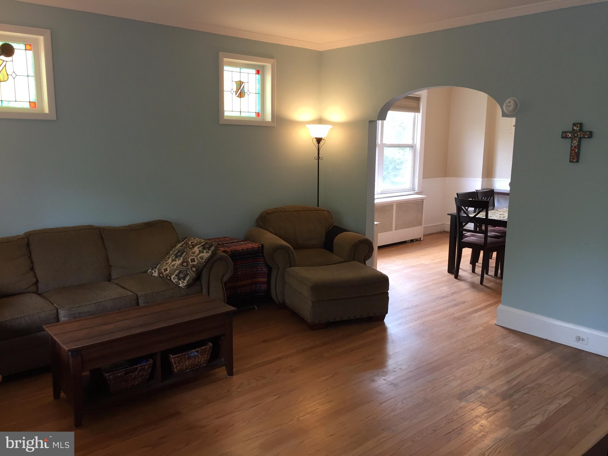 3019 Beverly Road Baltimore, MD 21214 - Photo 4 of 14 Living Room