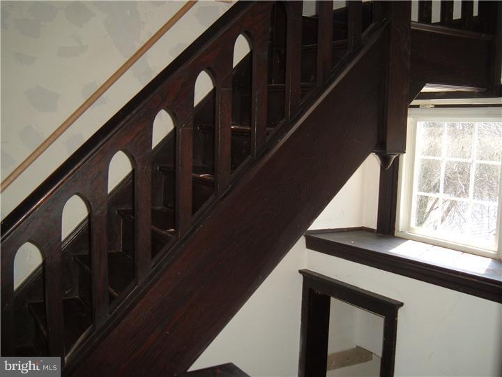 318 Kent Road Bala Cynwyd, PA 19004 - Photo 13 of 17 Hallway