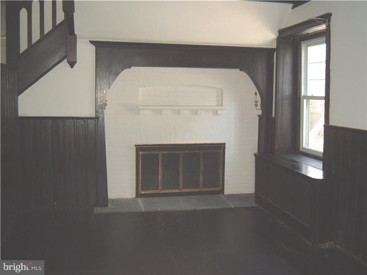 318 Kent Road Bala Cynwyd, PA 19004 - Photo 4 of 17 Living Room