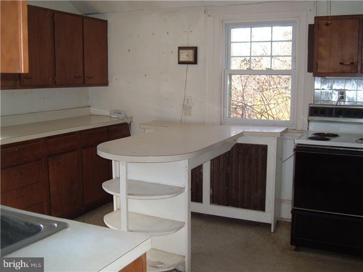 318 Kent Road Bala Cynwyd, PA 19004 - Photo 9 of 17 Kitchen