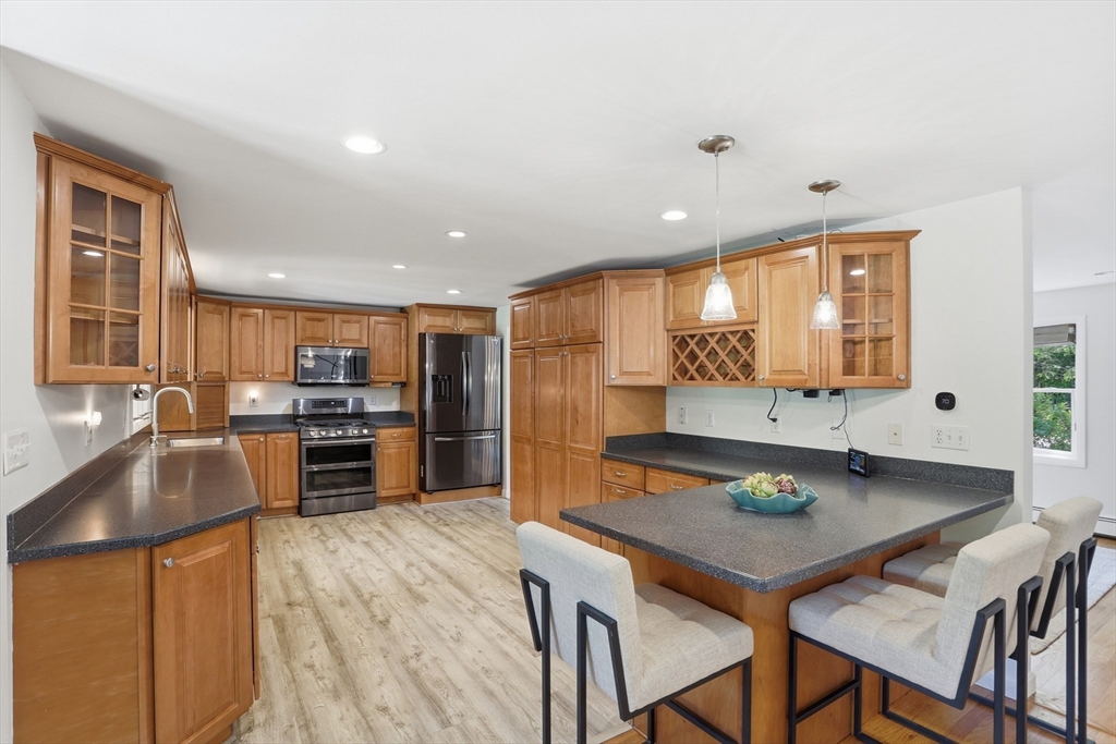 289 Concord Road Bedford, MA 01730 - Photo 3 of 27