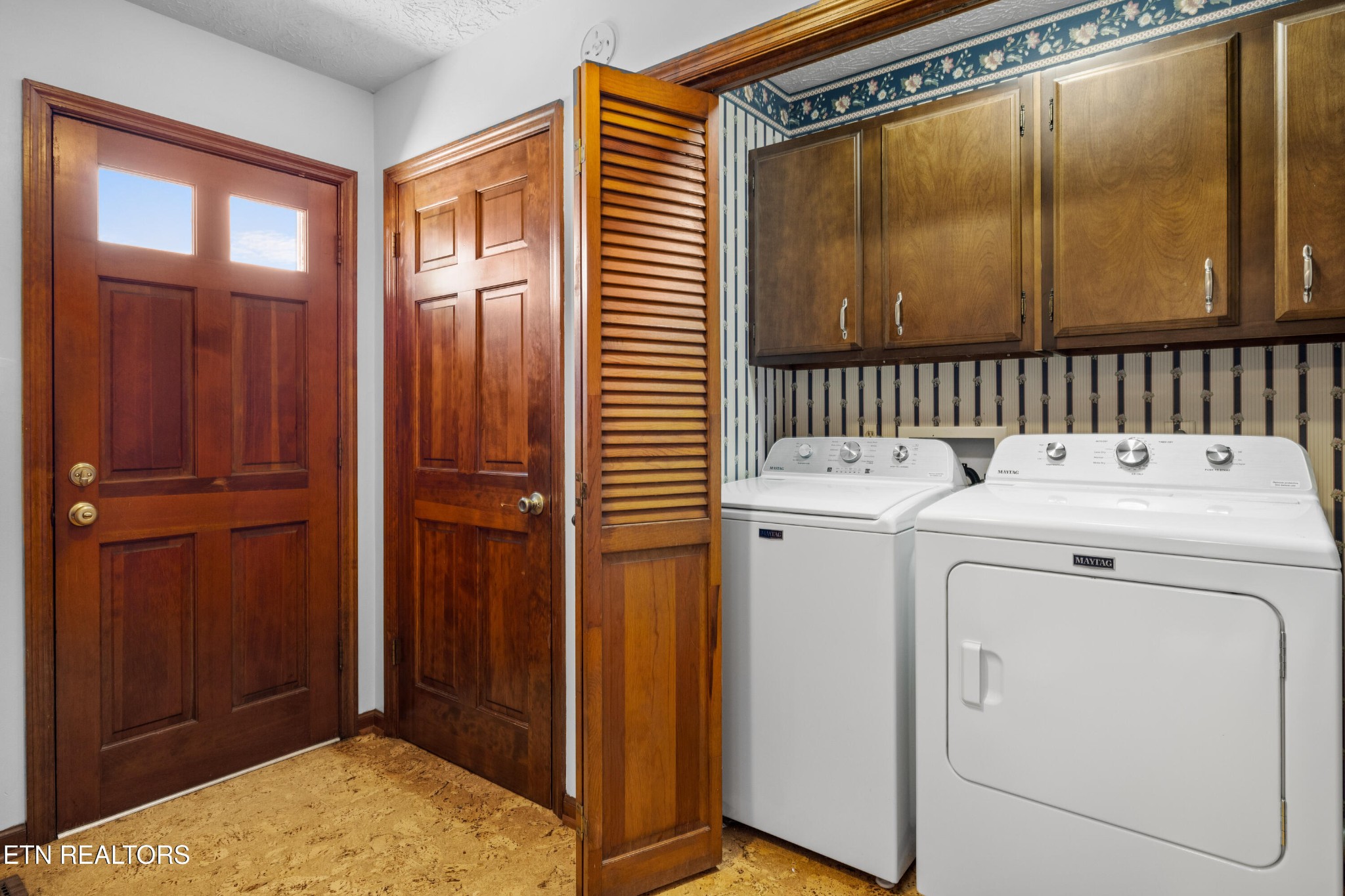 3941 Simpson Road Lenoir City, TN 37772 - Photo 25 of 35 a utility room with dryer and washer