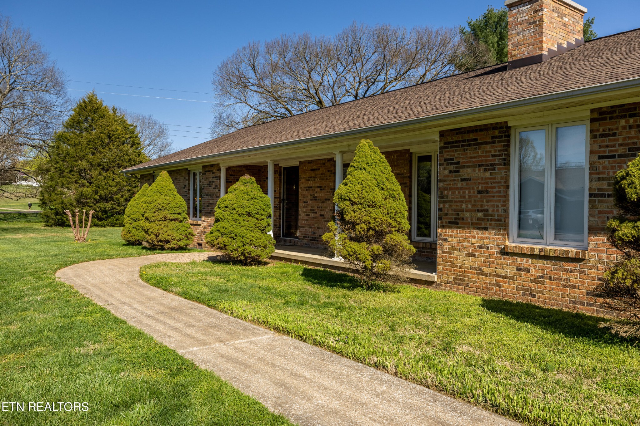 3941 Simpson Road Lenoir City, TN 37772 - Photo 4 of 35 a view of a house with backyard